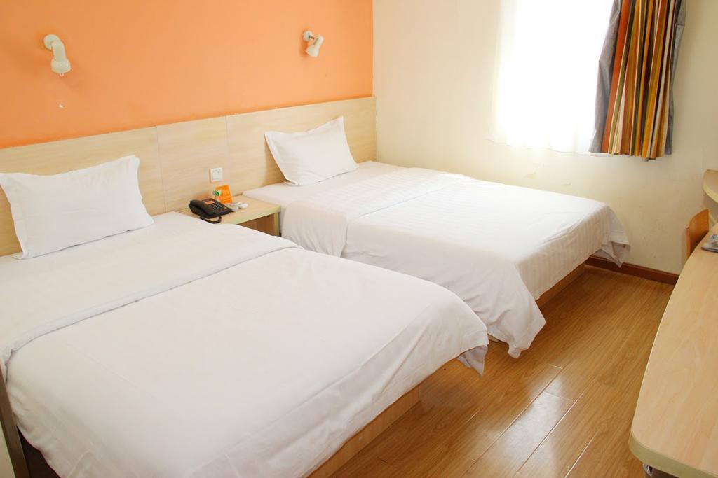 7Days Inn Guangzhou Jiaokou Subway Station 2Nd Room photo