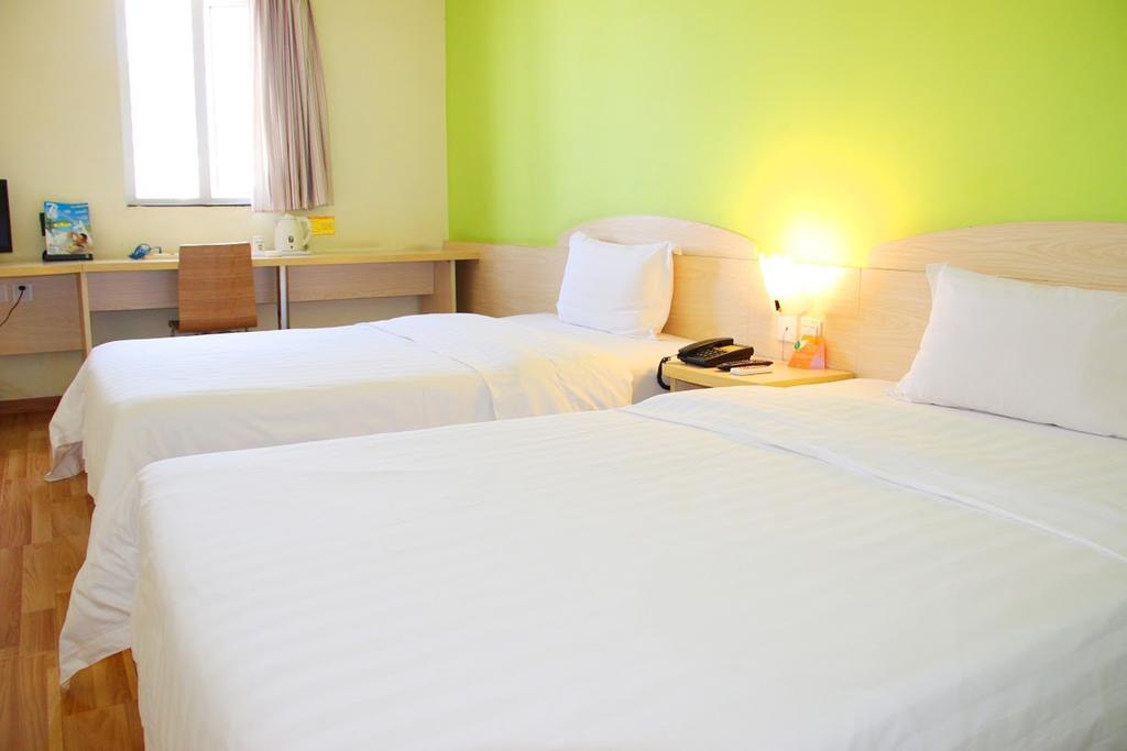 7Days Inn Guangzhou Jiaokou Subway Station 2Nd Room photo