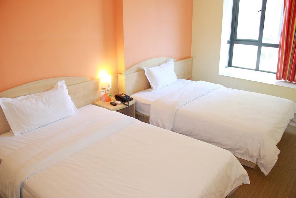 7Days Inn Guangzhou Jiaokou Subway Station 2Nd Room photo