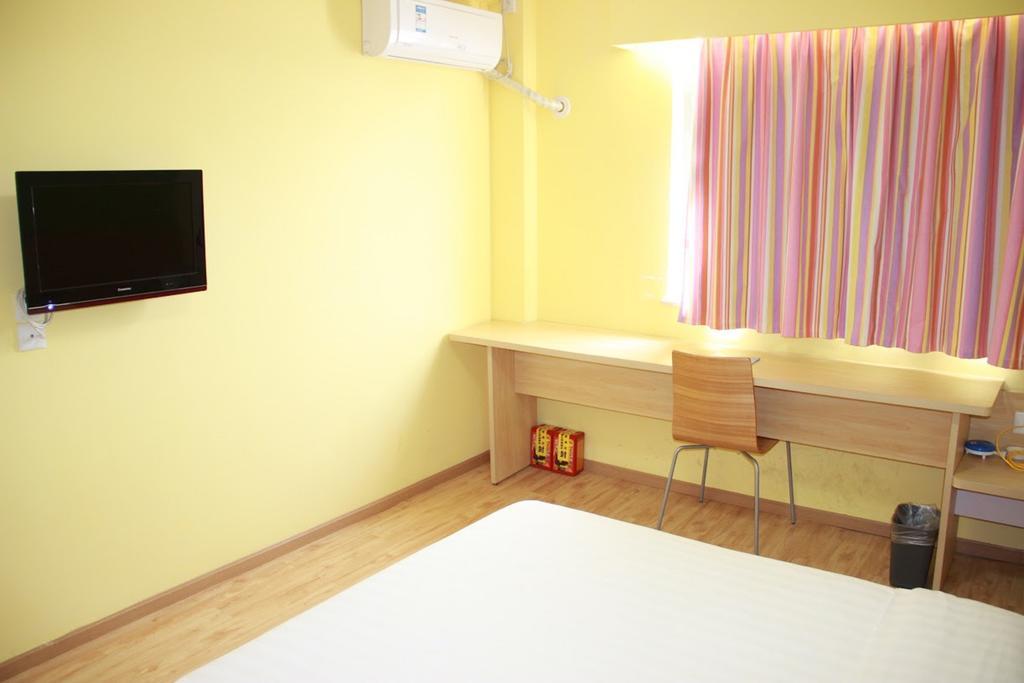 7Days Inn Guangzhou Jiaokou Subway Station 2Nd Room photo