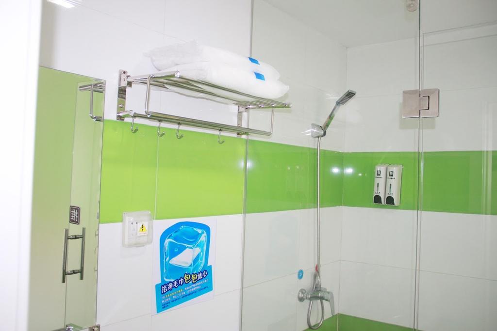 7Days Inn Guangzhou Jiaokou Subway Station 2Nd Room photo