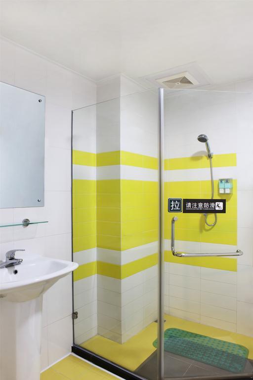 7Days Inn Guangzhou Jiaokou Subway Station 2Nd Exterior photo